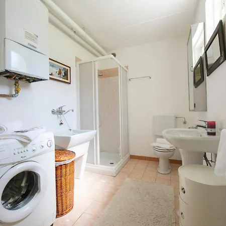 Sleeps 6