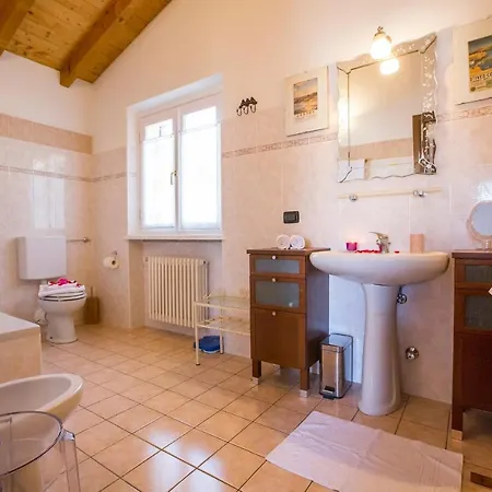Sleeps 6 Semesterbostad *