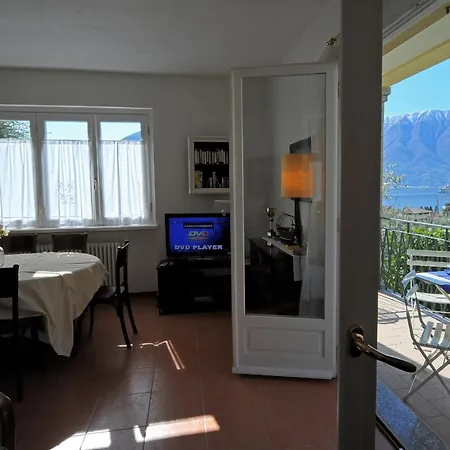 Sleeps 6 *