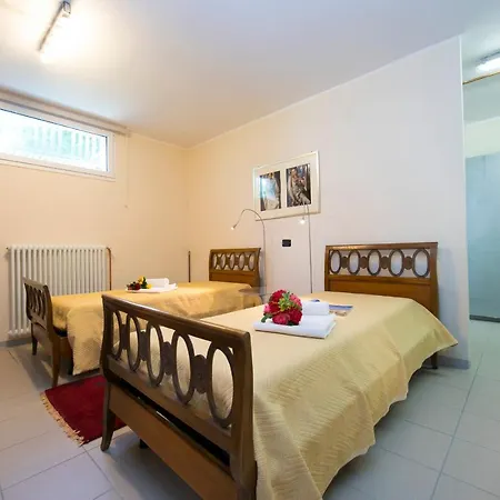 Sleeps 6 Semesterbostad *