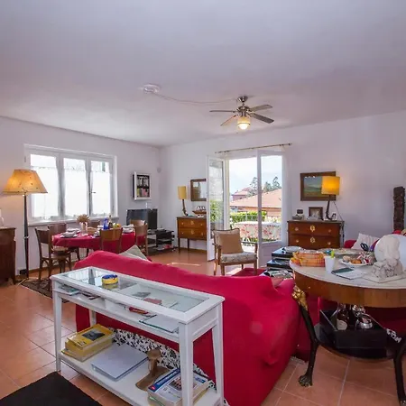 Sleeps 6 Semesterbostad