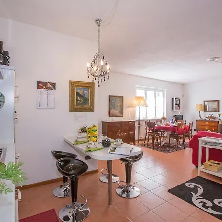 Sleeps 6